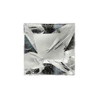 Bergkristall mit Negativkristall 36.48 ct.